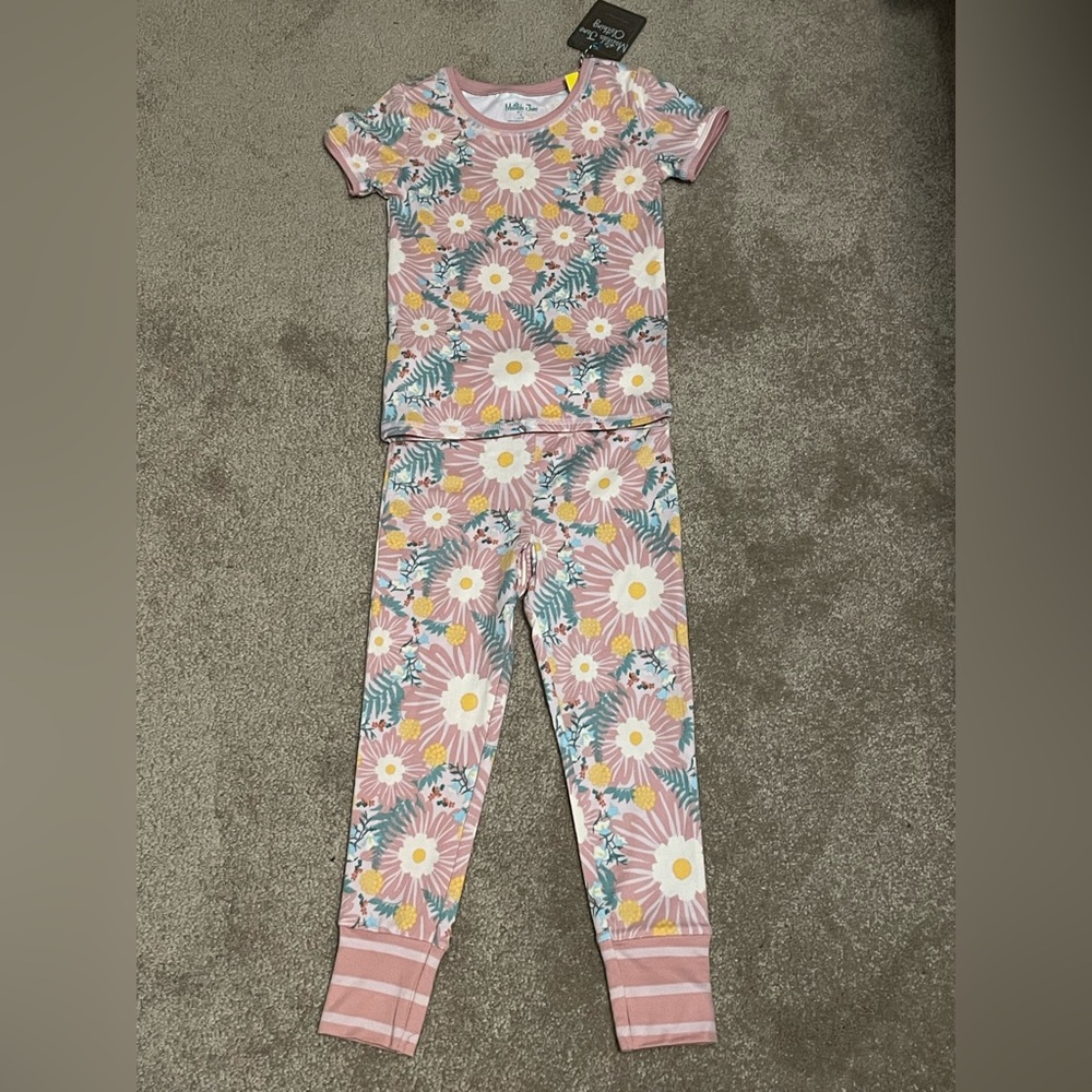 Matilda Jane flower pajama set. Size 4. New with tags.